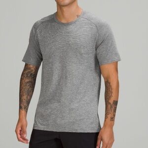 LULULEMON MENS GREY TOP
